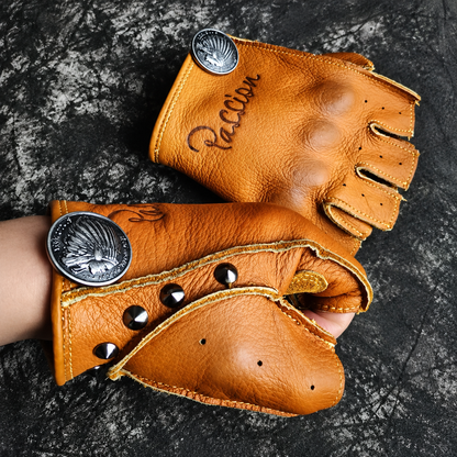 Daniel Gloves