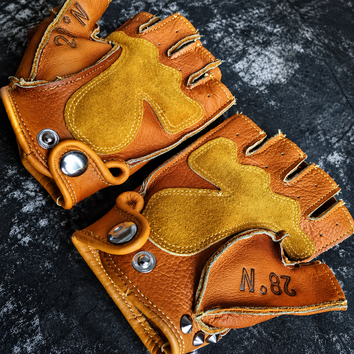 Daniel Gloves