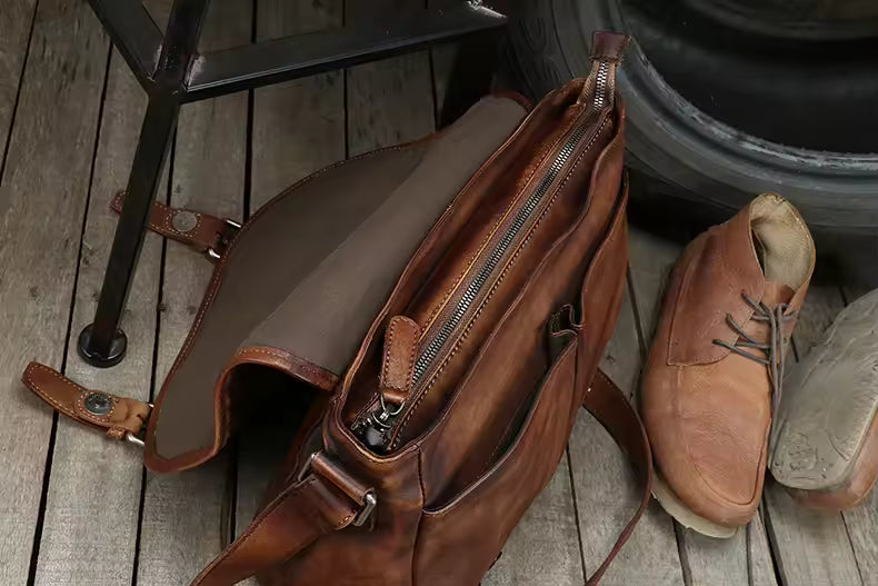 Elias Shoulder Bag