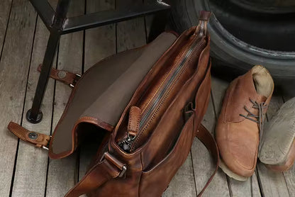 Elias Shoulder Bag