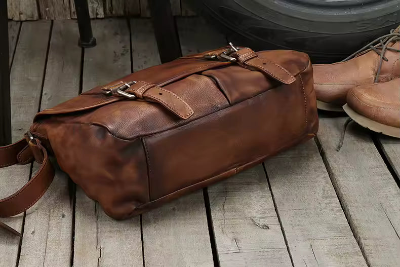 Elias Shoulder Bag