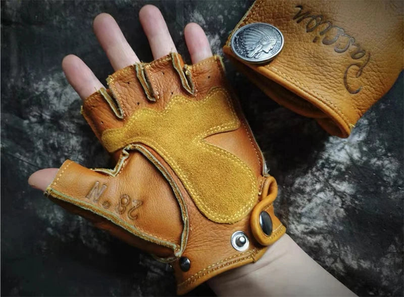 Daniel Gloves