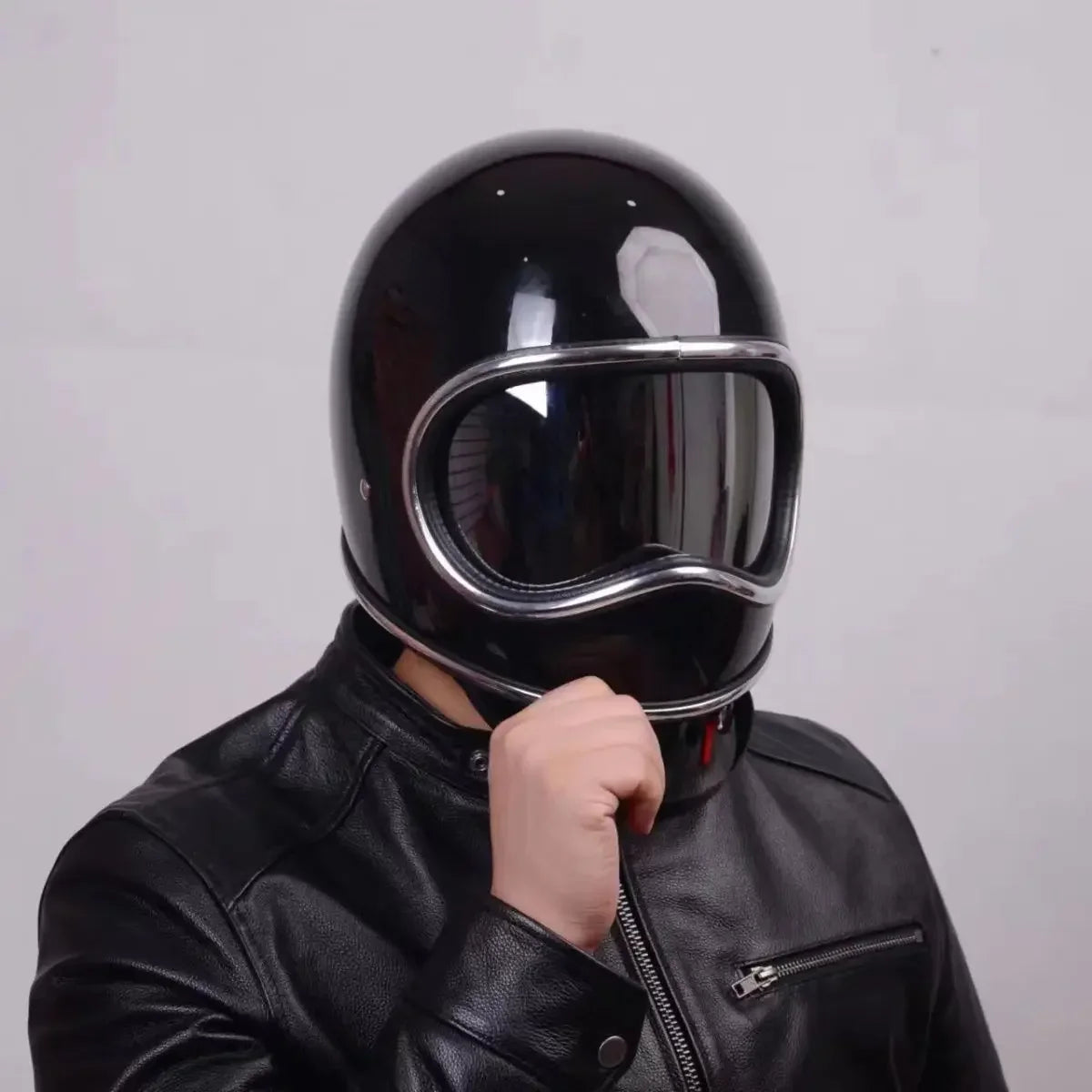 Ezra Helmet