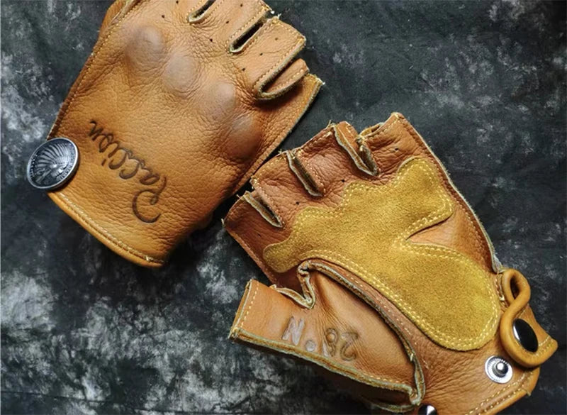 Daniel Gloves