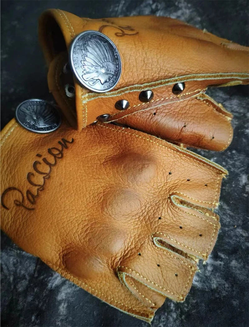 Daniel Gloves