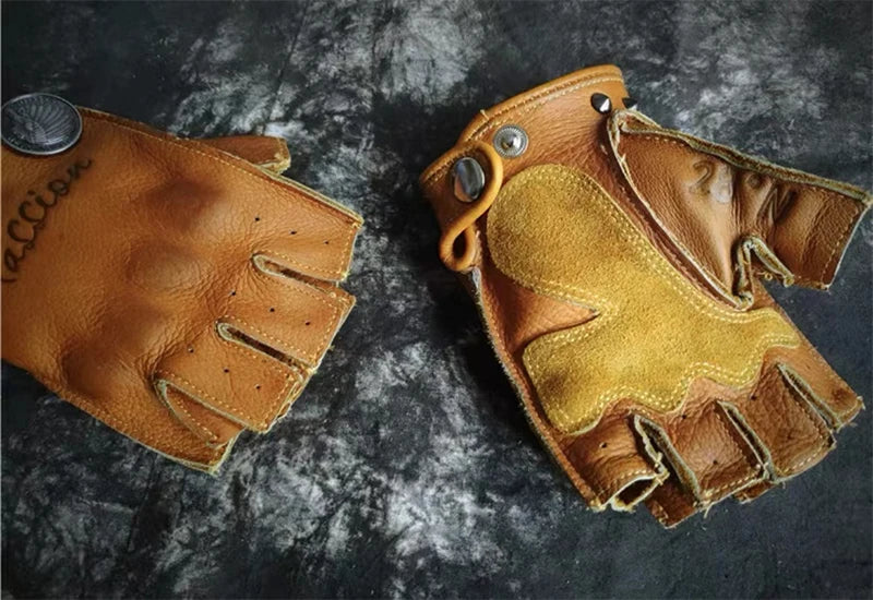 Daniel Gloves